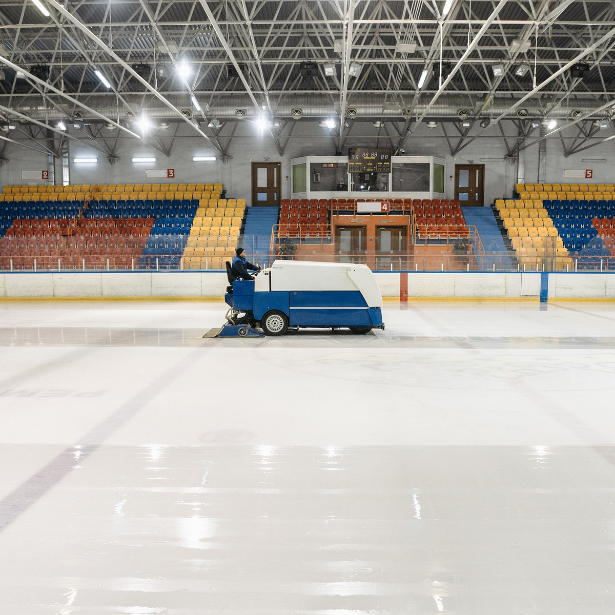 Compressed Air for Ice Rinks and Arenas: What the Building Actually Runs On