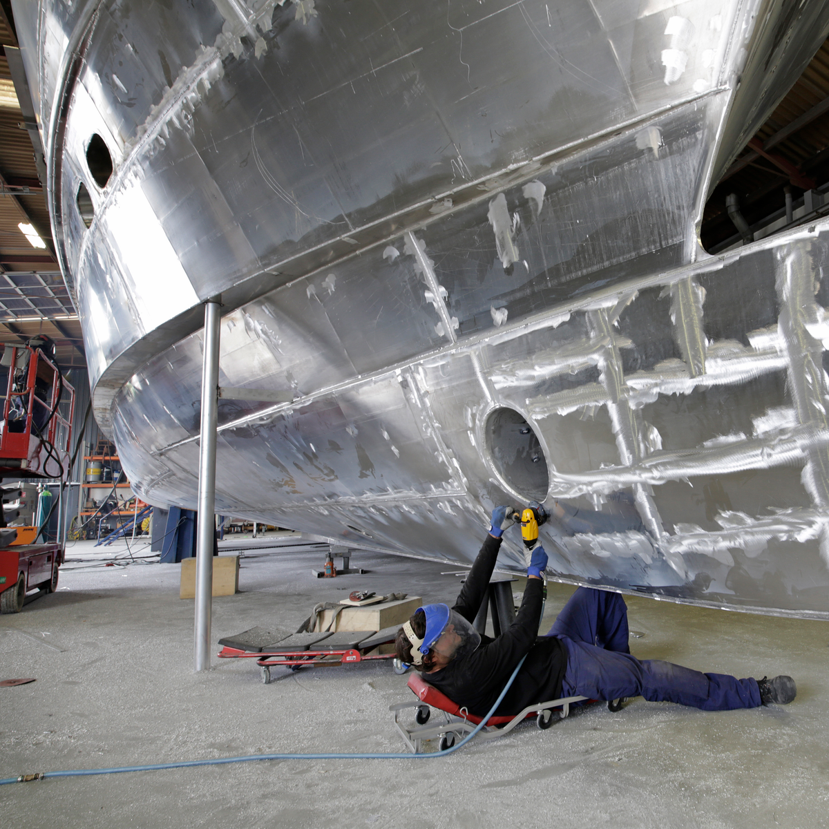 Compressed Air for Boatyards and Marine Repair: Sizing for Sanders