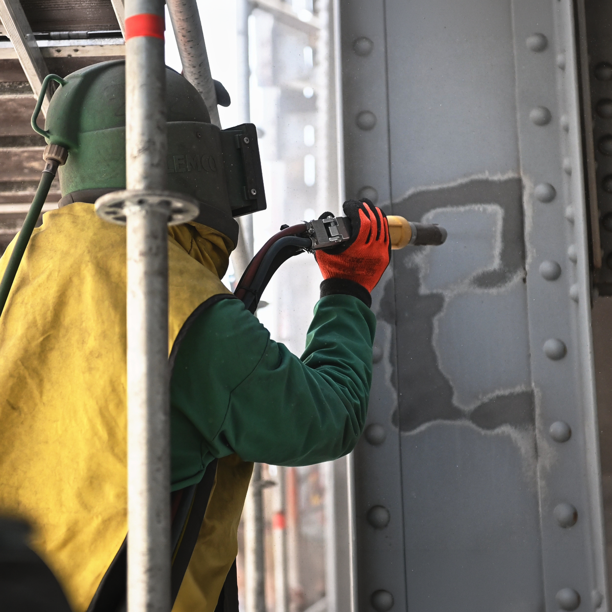 Compressed Air for Abrasive Blasting: Volume, Moisture, and Breathing Air