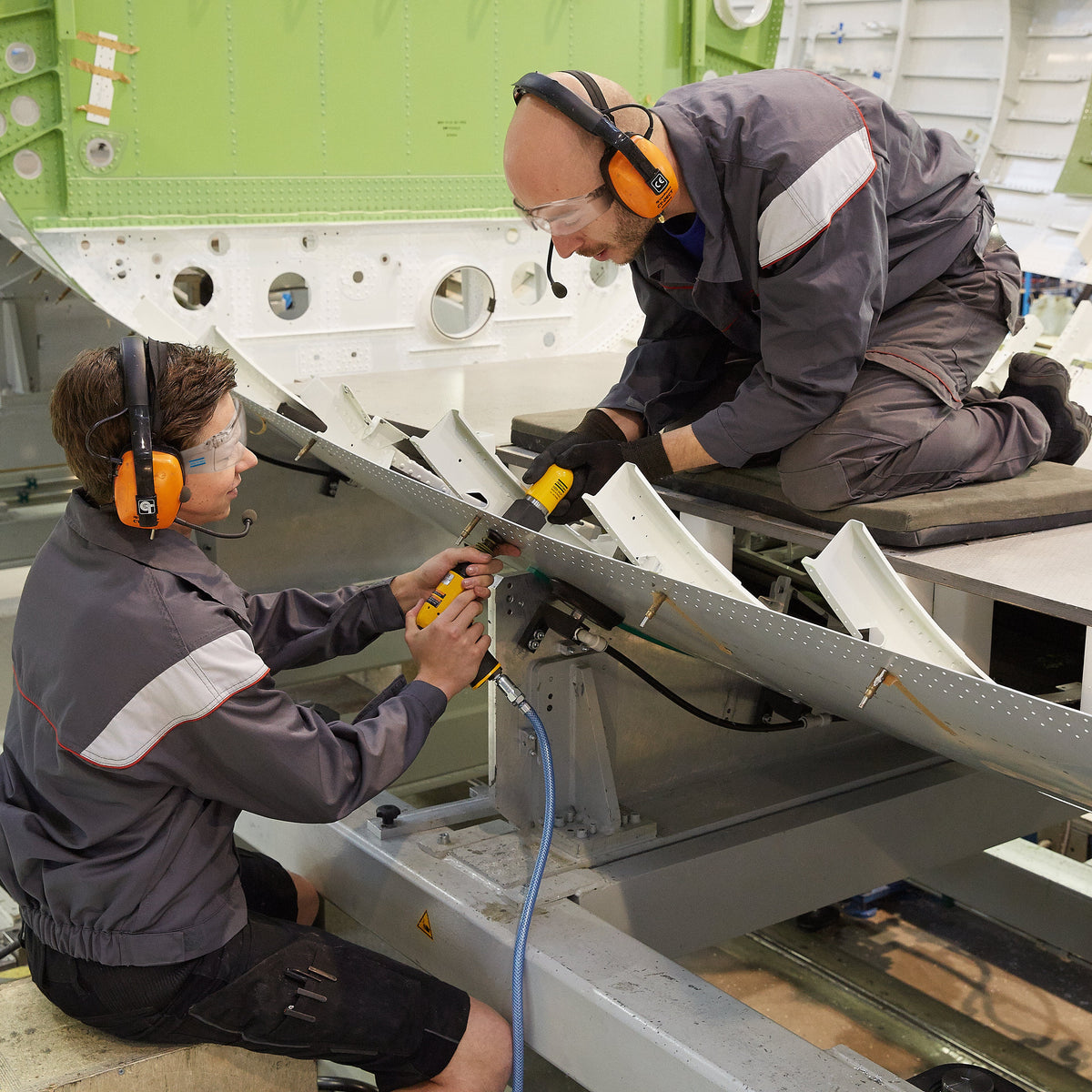 Compressed Air for Aerospace and MRO: From Rivet Gun to Paint Booth