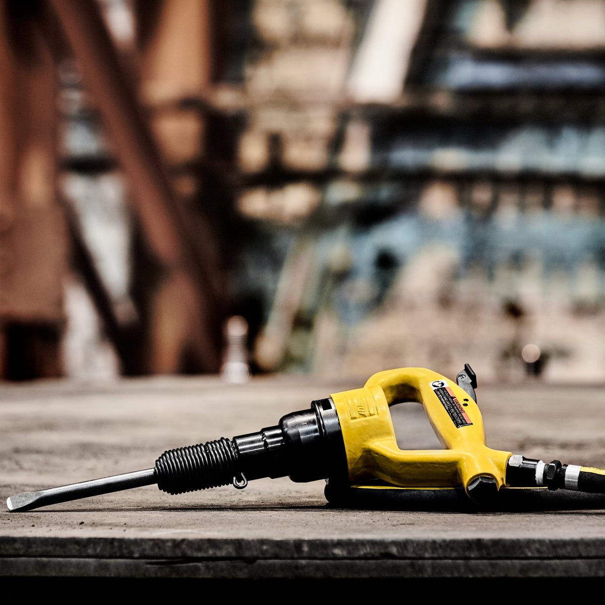 Pneumatic Chipping Hammer: How to Pick One and Feed It Enough Air