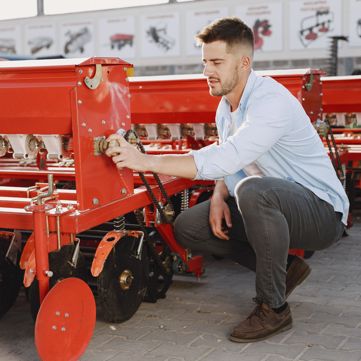 Air Tools for Equipment Dealerships: What a Tractor and Heavy Iron Service Bay Needs