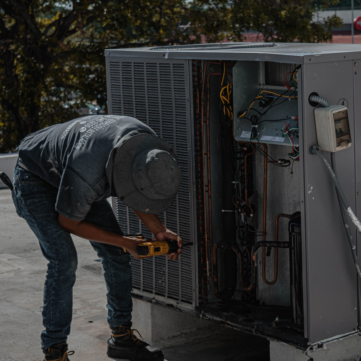 Compressed Air for HVAC Contractors: Shop, Truck, and Sheet Metal Bay