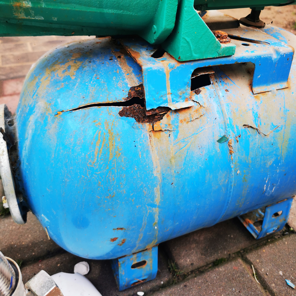 Air Compressor Tank Rust: How to Tell When the Tank Is Done