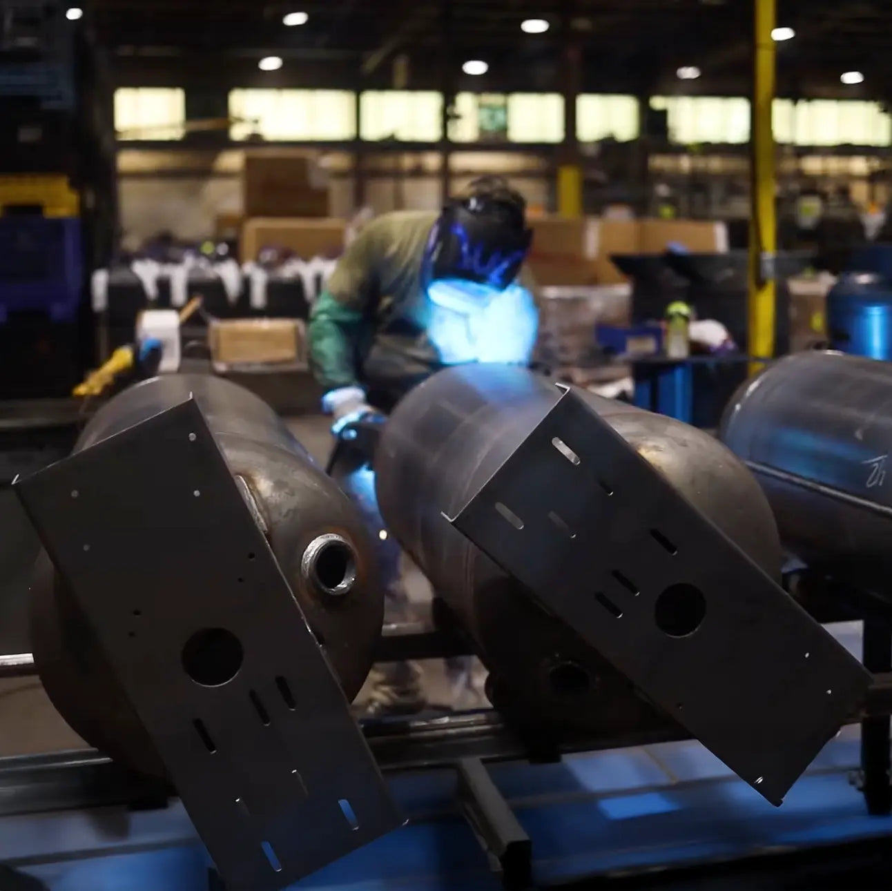 Compressed Air Tanks With Top Plates