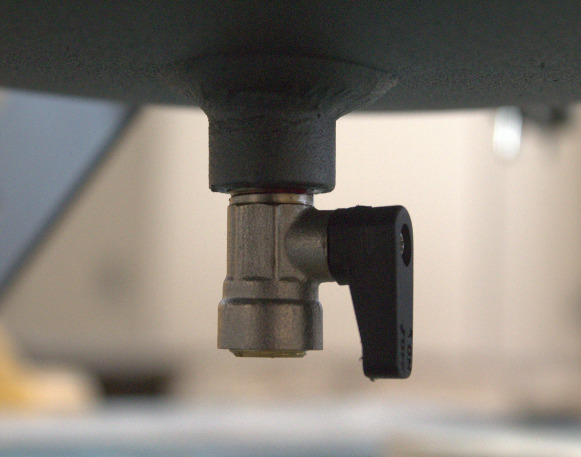 CALAIR 60 Gal 3.7 hp One-Stage Oil-Lubricated Belt Driven Air Compressor by California Air Tools - CALAIR-60037BD