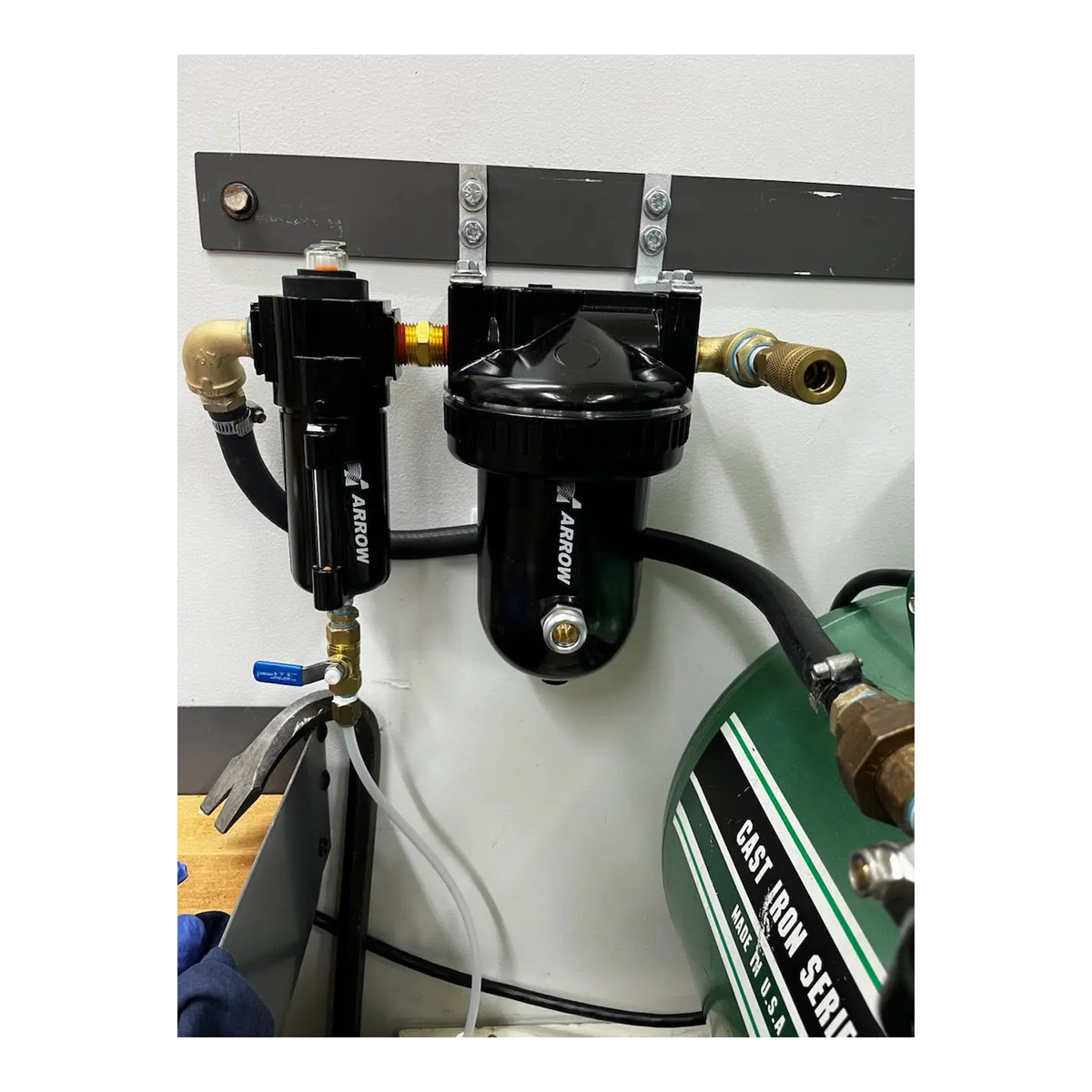 Arrow Pneumatics D7612 2-Stage Coalescing Filter & Desiccant Dryer Combo — 1/2" NPT, 15 CFM