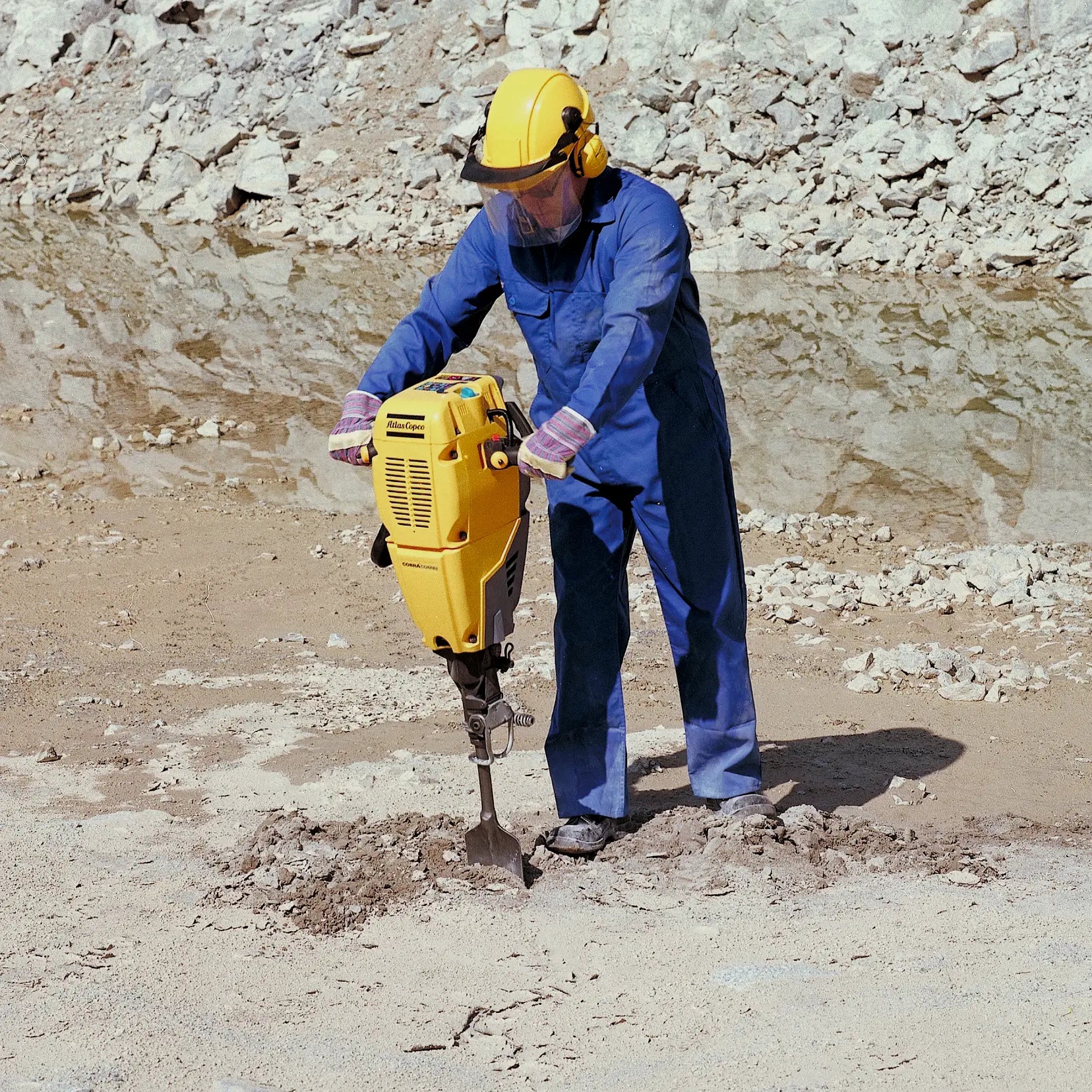 Cobra Combi - Combo Drill / Breaker – 2.7 hp 90cc Engine (6 ½ ft Max Drilling Depth)