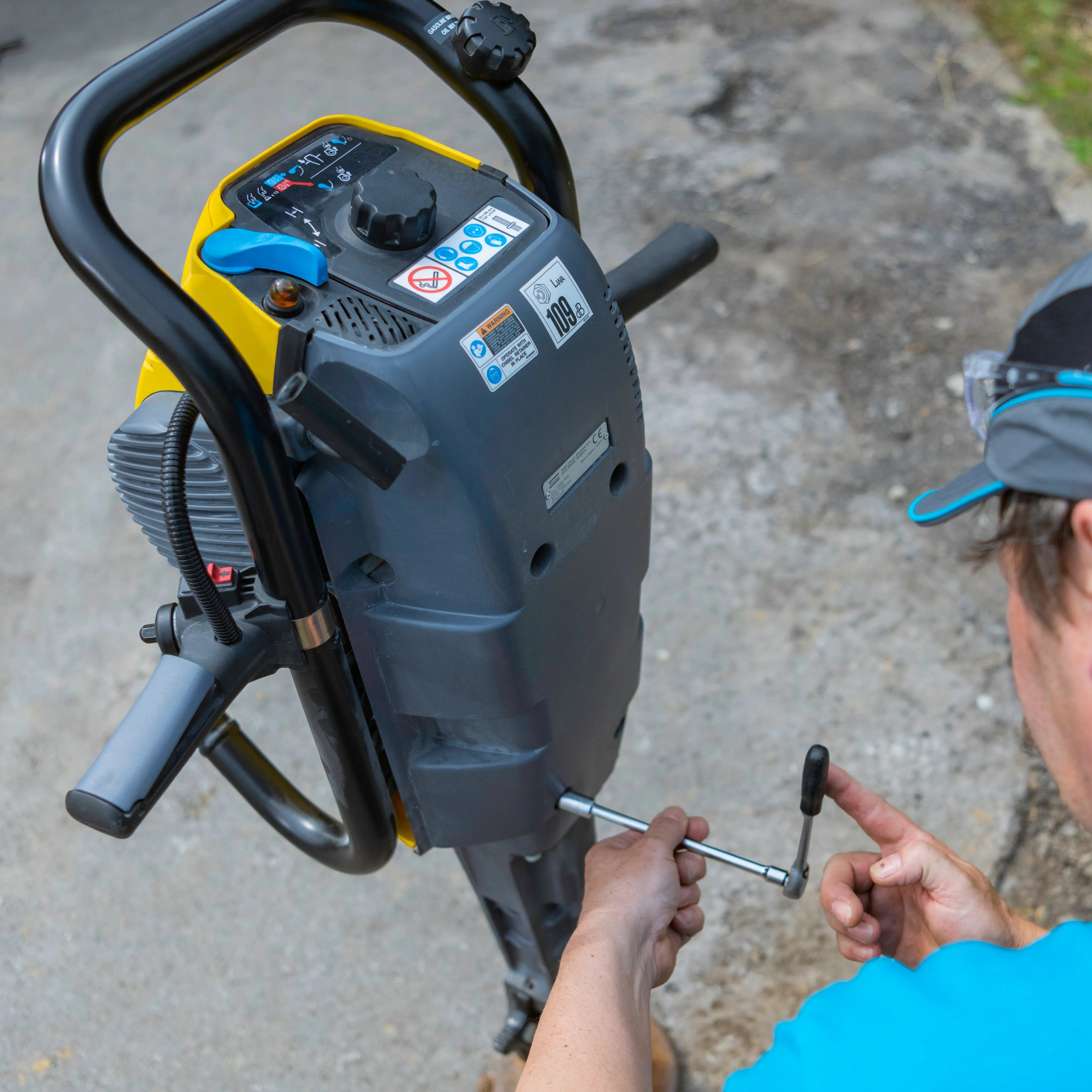 Cobra PROe -  2 hp 90cc Engine - Breaker by Atlas Copco