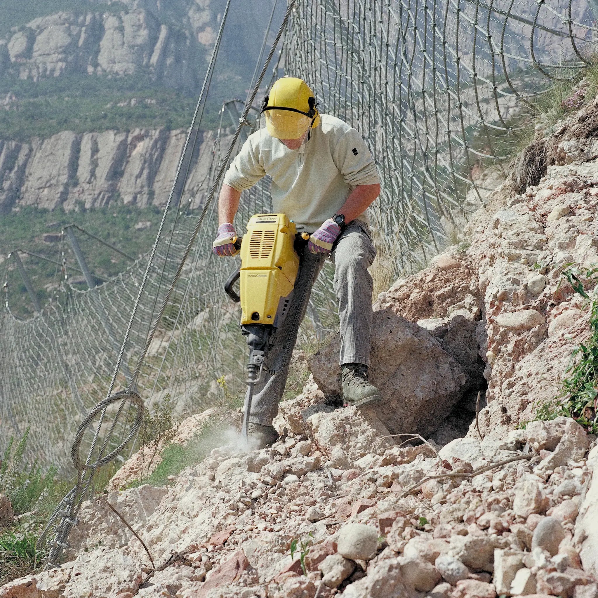 Cobra Combi - Combo Drill / Breaker – 2.7 hp 90cc Engine (6 ½ ft Max Drilling Depth)