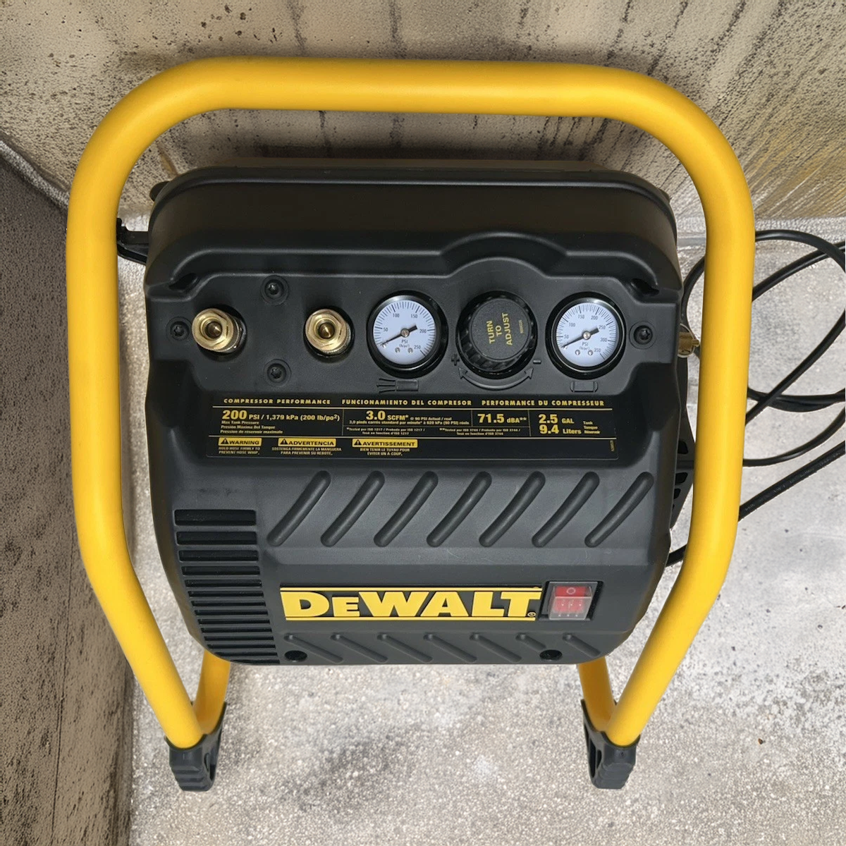 Dewalt DWFP55130 Portable 2.5 Gal 1.1 HP Oil-Free Air Compressor