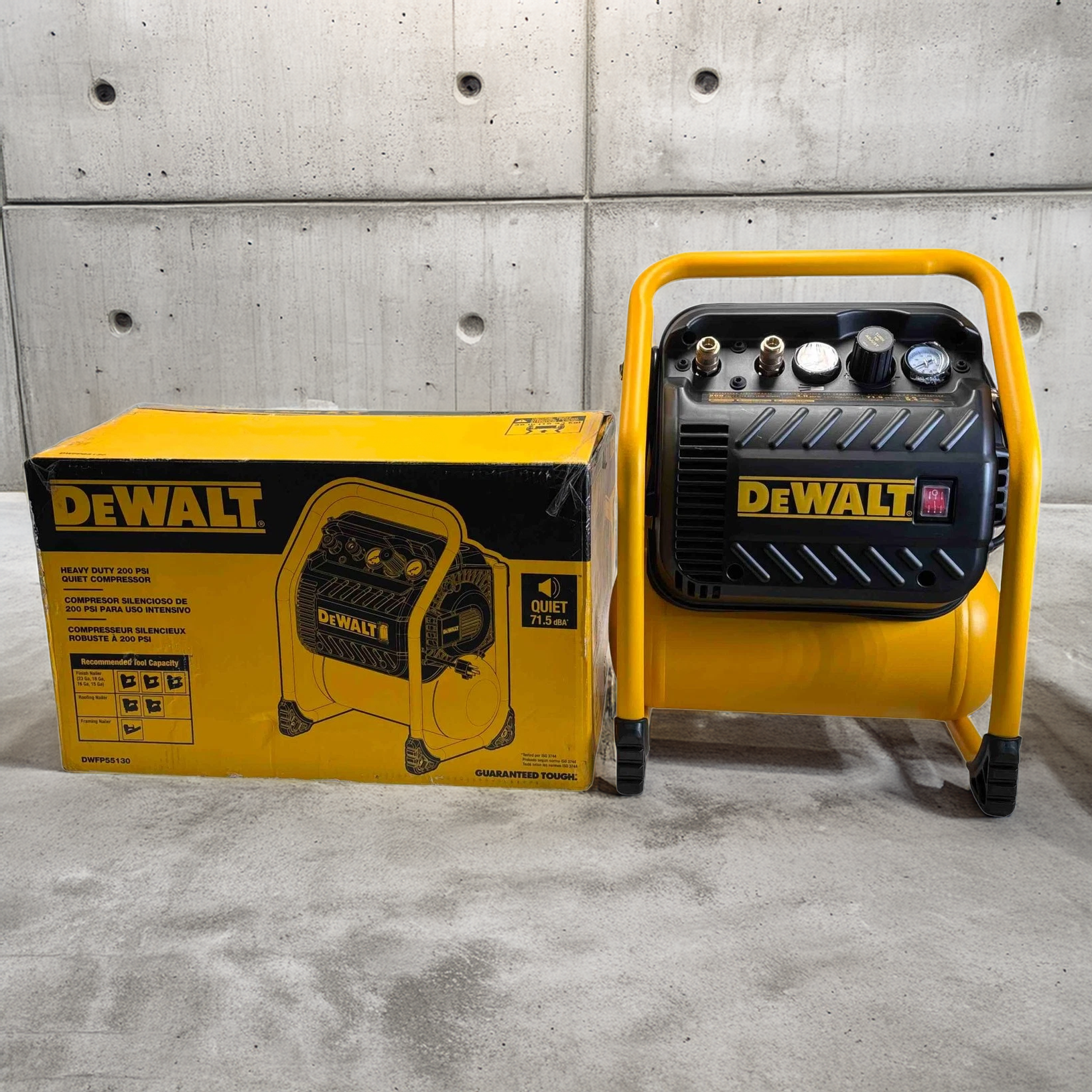 Dewalt DWFP55130 Portable 2.5 Gal 1.1 HP Oil-Free Air Compressor