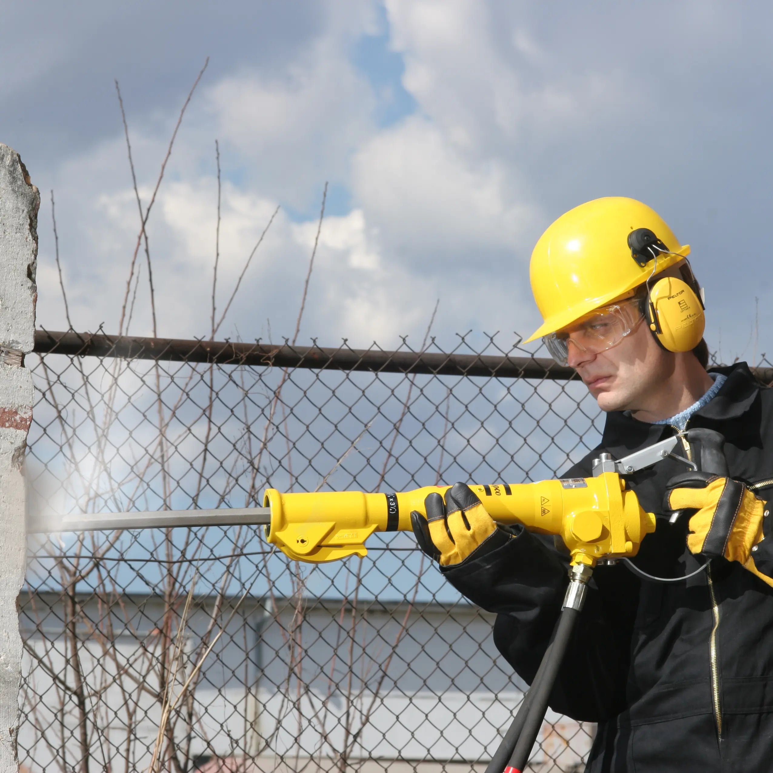 LH 11 Hydraulic Pick Hammer by Atlas Copco