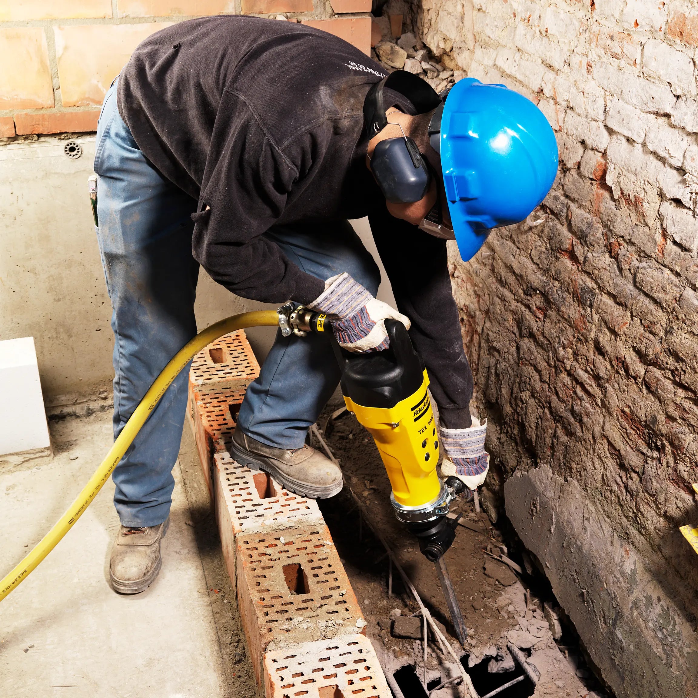 TEX 09 PE Pneumatic Hammer by Atlas Copco (0.875" x 3.25")