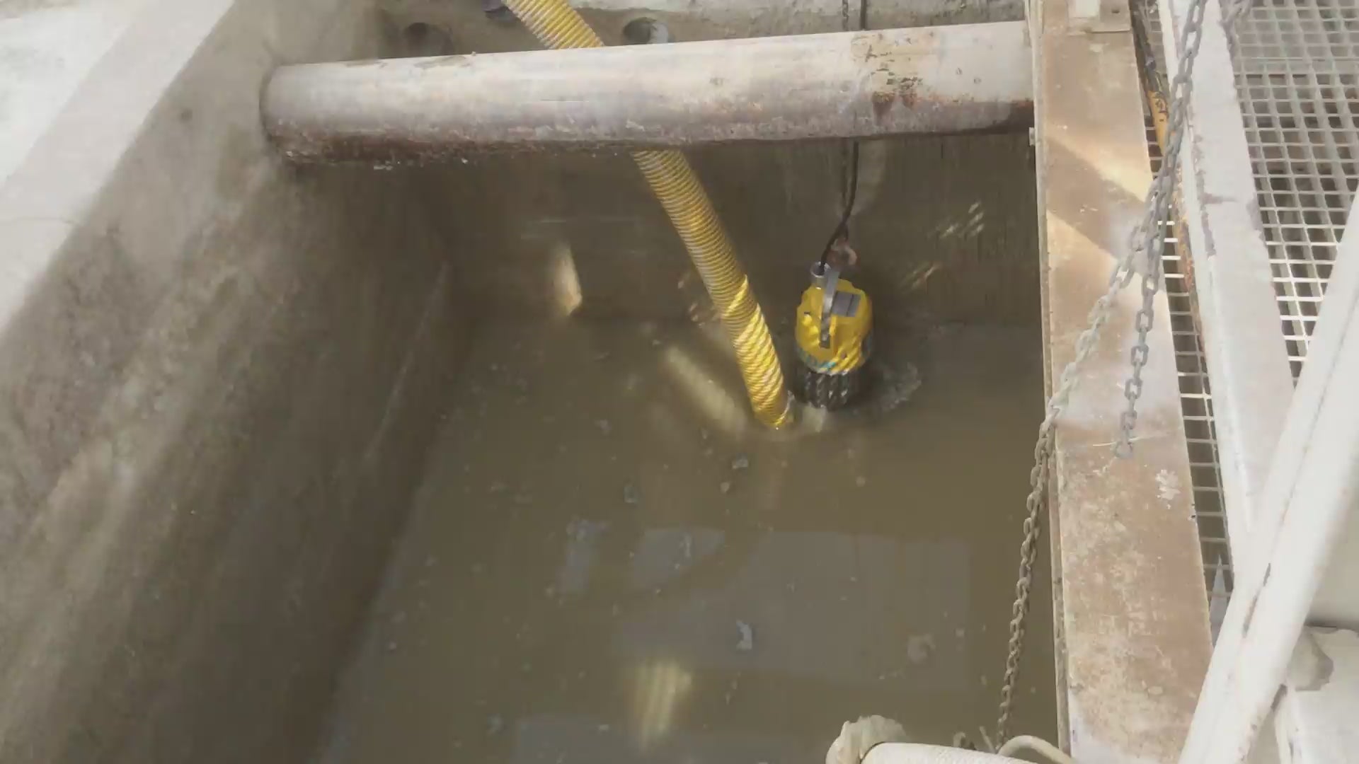 Load video: Atlas Copco WEDA S50N | Submersible Sludge Pump — 7 HP, 230V 3-Phase, 370 GPM, 4" Discharge