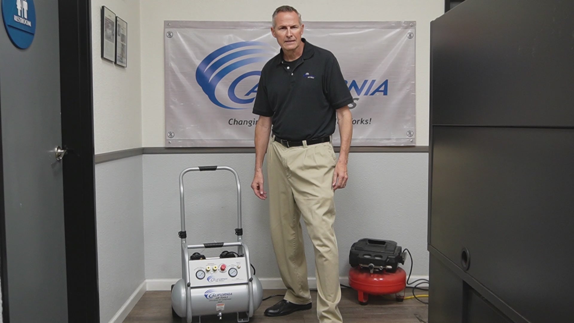 Load video: California Air Tools 5 Gal 2 Hp Ultra-Quiet Oil-Free Rugged Air Compressor | CAT-5020W