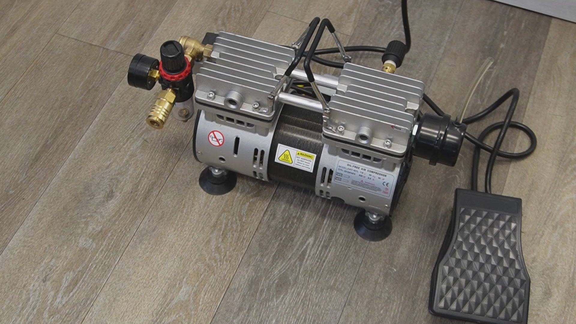 Load video: California Air Tools 1.0 Hp Tankless Ultra Quiet &amp; Oil-Free Air Compressor with Power Pedal | CAT-10TL