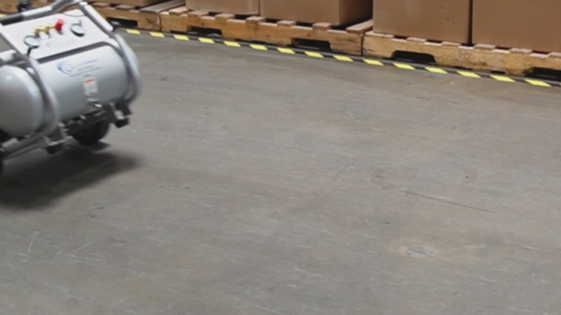 Load video: California Air Tools 5 Gal 2 Hp Ultra-Quiet Oil-Free Rugged Air Compressor | CAT-5020W